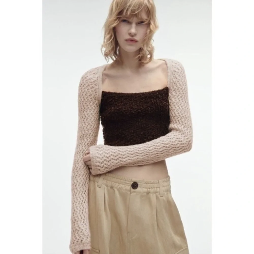 ZARA SHORT KNIT CROP TOP